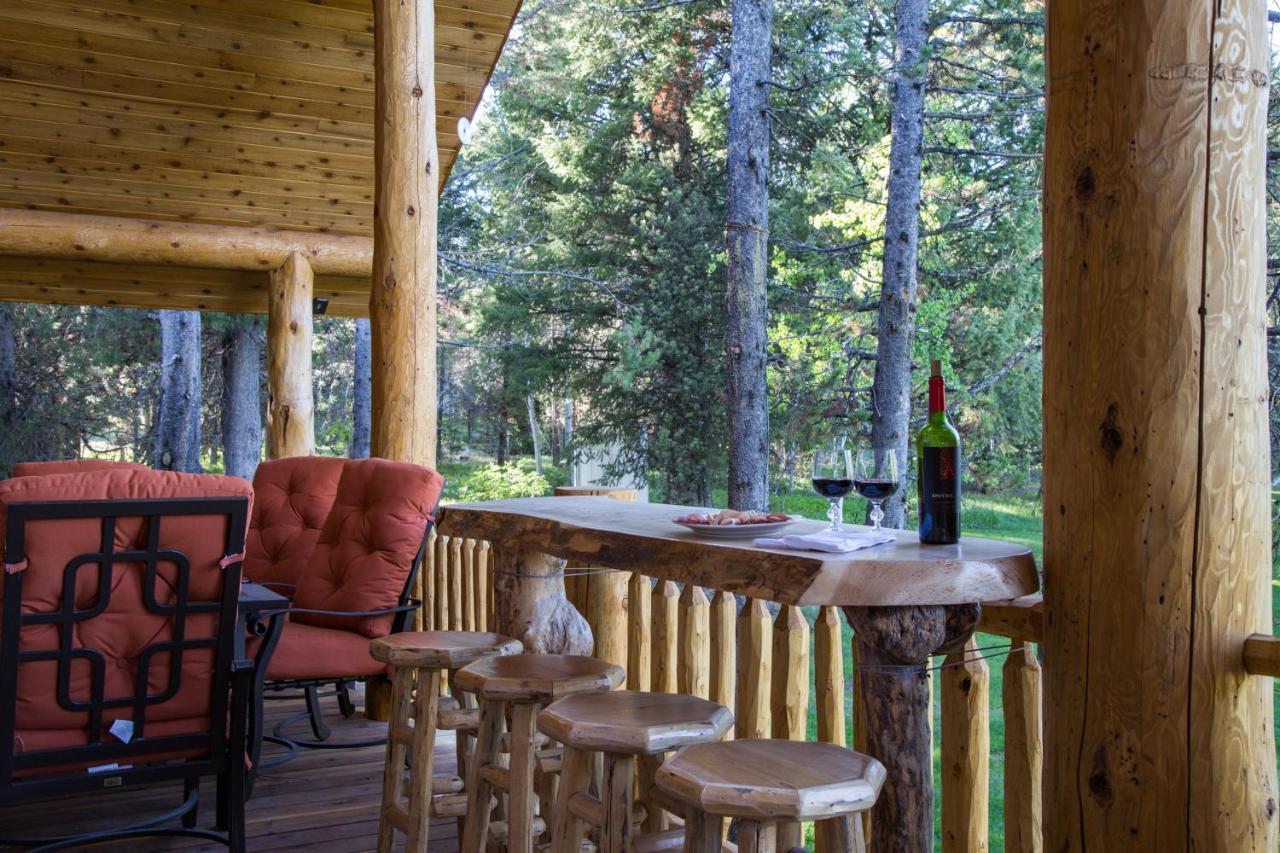 Lumberjack Lodge By Kabino Hot Tub Fire Pit Satellite Wifi Grill Large Porch Island Park Exterior foto