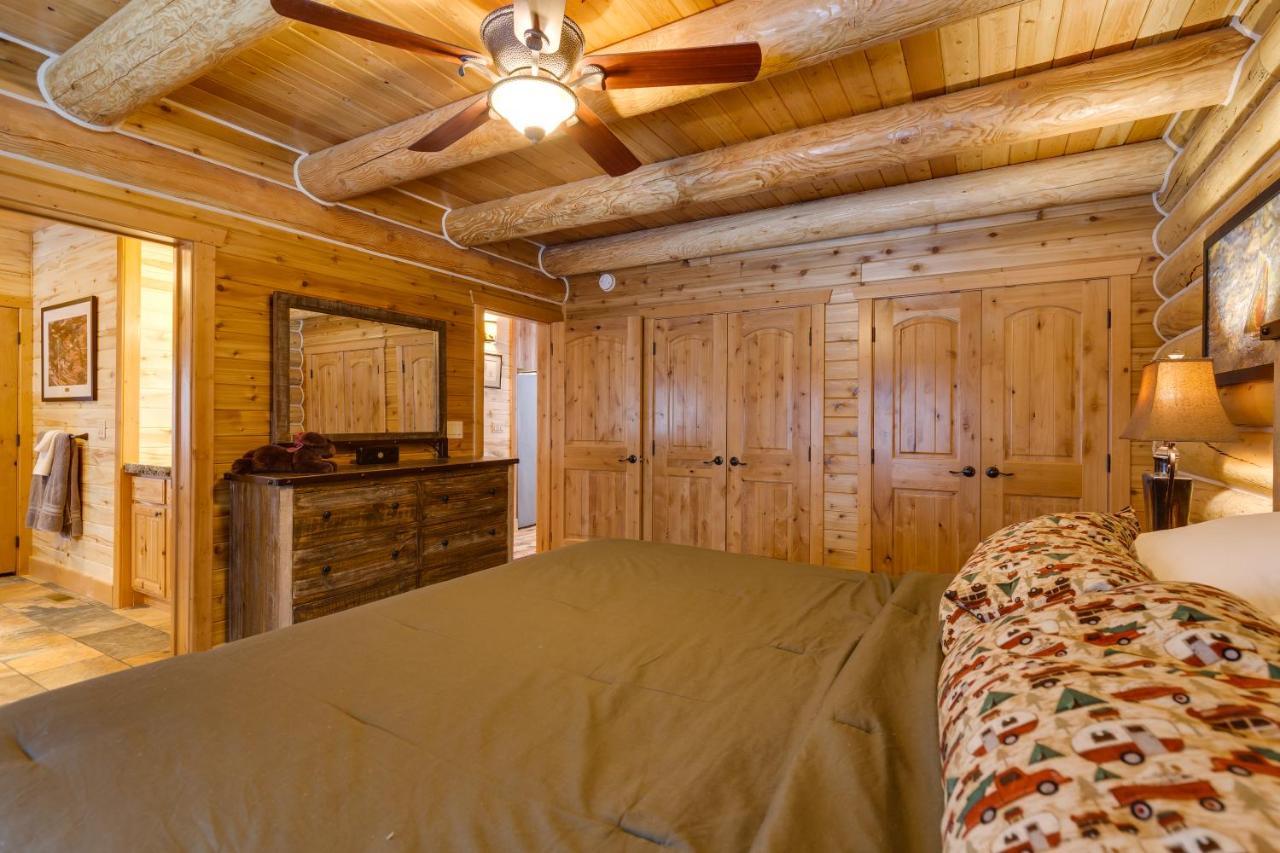 Lumberjack Lodge By Kabino Hot Tub Fire Pit Satellite Wifi Grill Large Porch Island Park Exterior foto