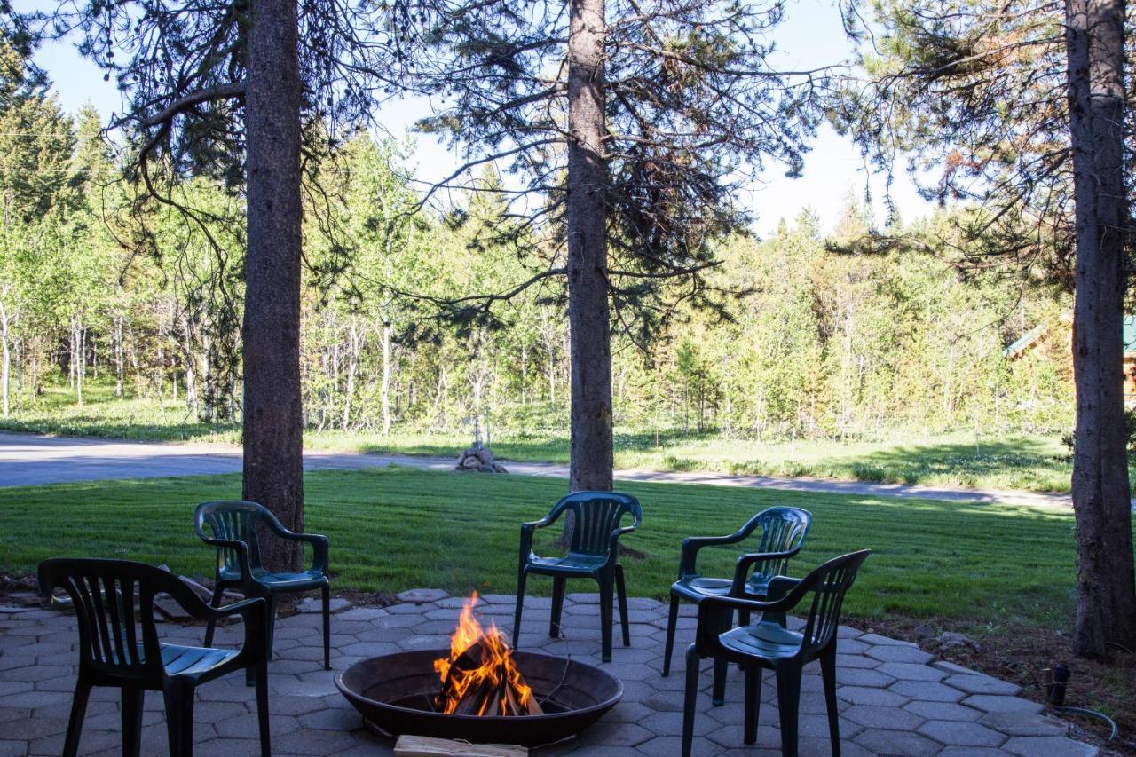 Lumberjack Lodge By Kabino Hot Tub Fire Pit Satellite Wifi Grill Large Porch Island Park Exterior foto