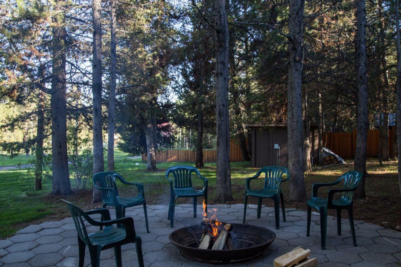 Lumberjack Lodge By Kabino Hot Tub Fire Pit Satellite Wifi Grill Large Porch Island Park Exterior foto